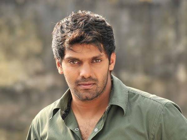 ആര്യയുടെ വീടുകളിലും സ്ഥാപനങ്ങളിലും ഇഡി റെയ്ഡ്