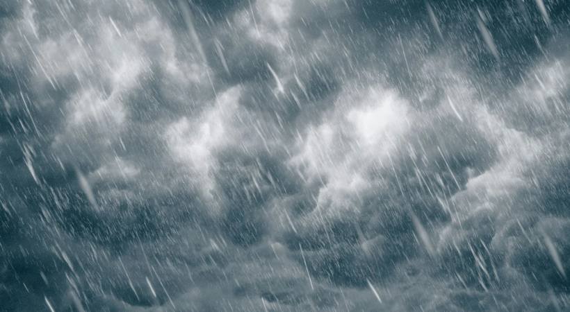 കനത്ത മഴ; യുഎഇയിലെ റോഡുകളില്‍ വെള്ളക്കെട്ട്