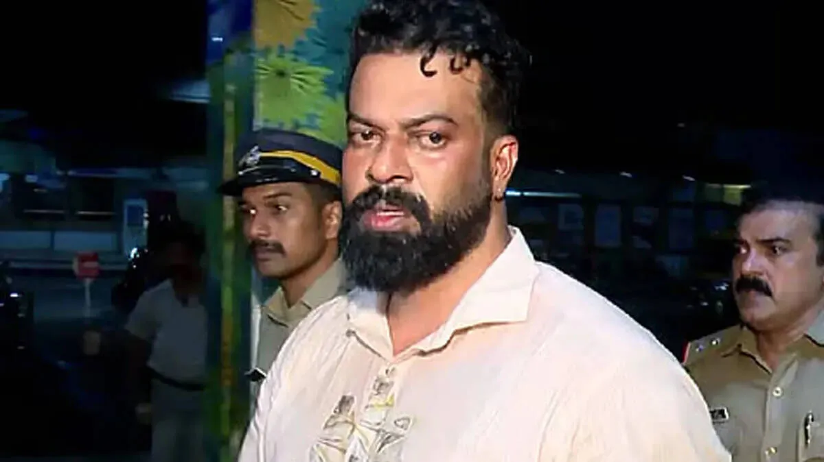 വാഹനത്തിൽവച്ച് പൊലീസ് മോശമായി പെരുമാറിയെന്ന് സുഗതൻ; വെെകിട്ടുവരെ കസ്റ്റഡിയിൽ വിട്ട് കോടതി