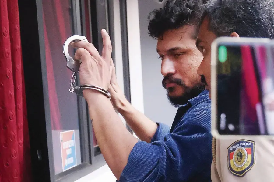 ‘വെടിവച്ച് പിടിക്കാനുള്ള റേഞ്ച് ആയങ്കിക്കില്ല’; പിന്തുണച്ചവരുടെ വീടുകളിൽ പൊലീസ് എത്തിത്തുടങ്ങിയെന്ന് എഡിജിപി